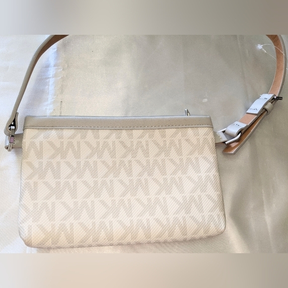 MICHAEL KORS Jet Set Fanny Pack Belt Bag In Shades of Light Gray w/ Logo Medium - Picture 2 of 8